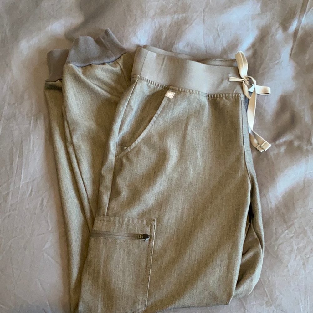 FIGS Zamora joggers